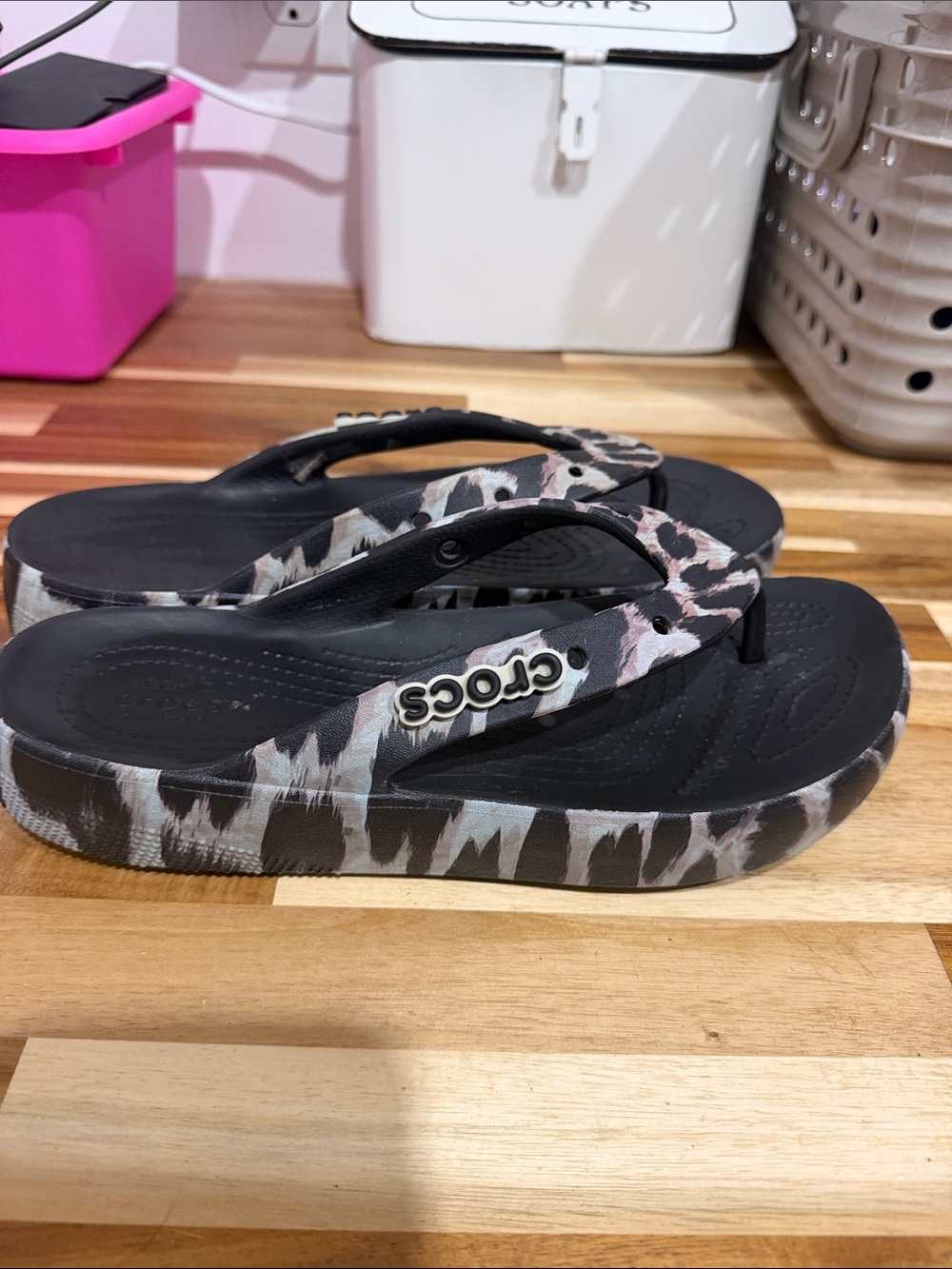CROCS Women’s Black and Gray Patterned Flip Flops